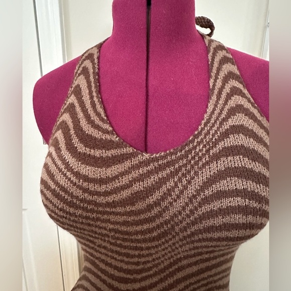 Brown Zebra Pattern Sleeveless Dress - Picture 4 of 9